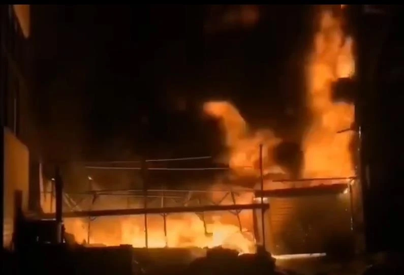 Haining trimite o notificare de urgență imediat efectuează revizuirea pe scar...